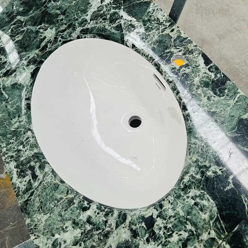 Verde rameggiato márvány hiúság teteje